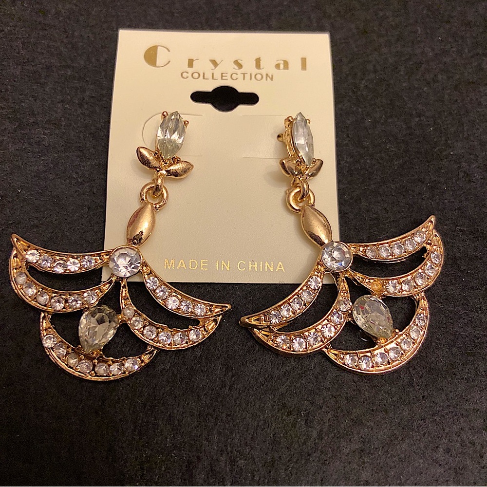 Crystal Collection Women Dangle Drop Gold Colorless Striking Design Earrings.